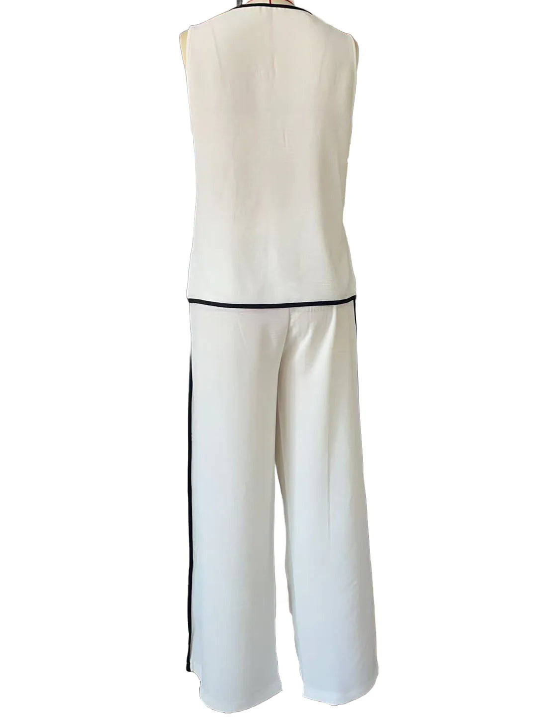 Sleeveless V-neck top wide-leg pants set