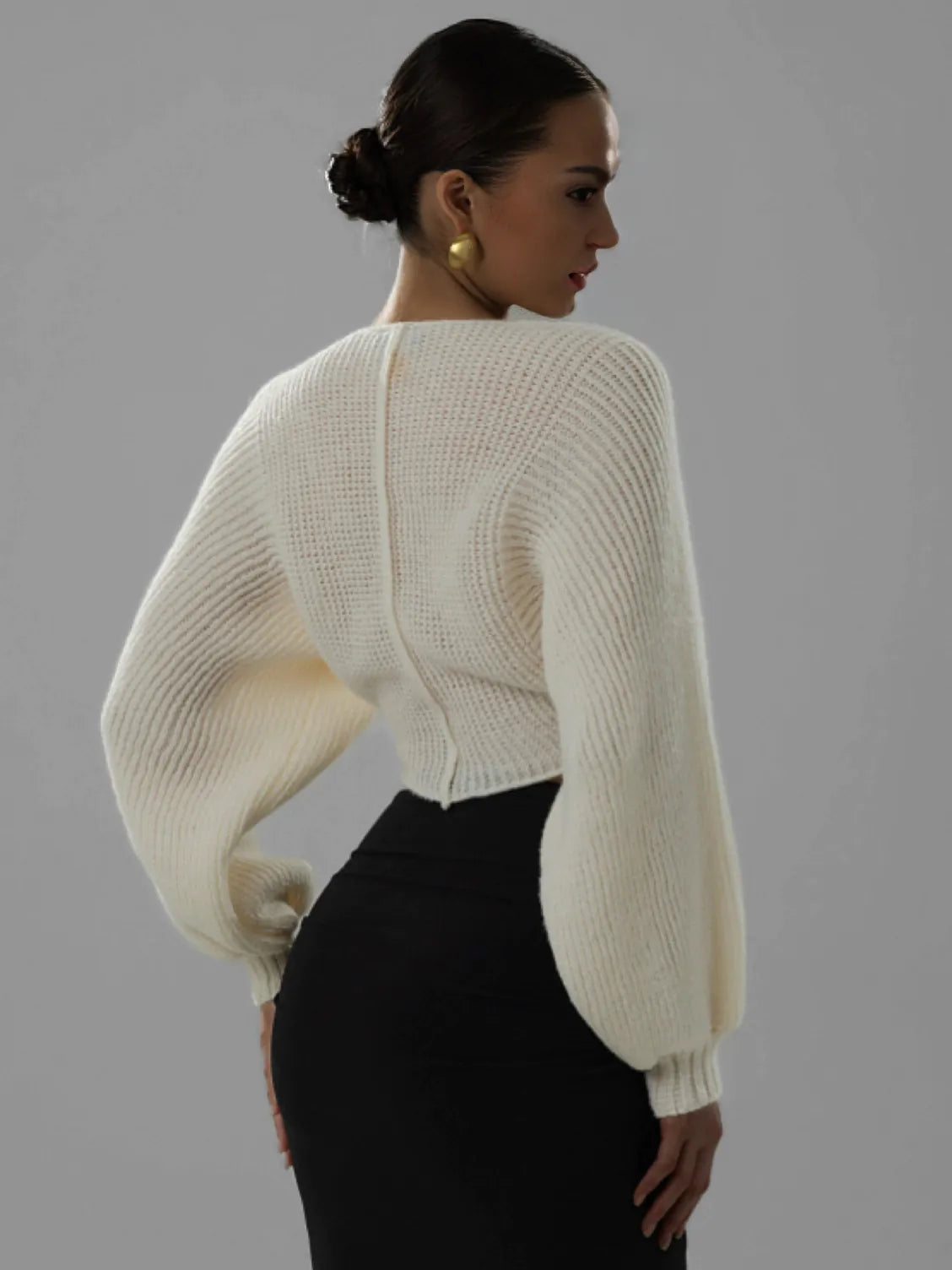 V-neck navel-baring short knitted sweater