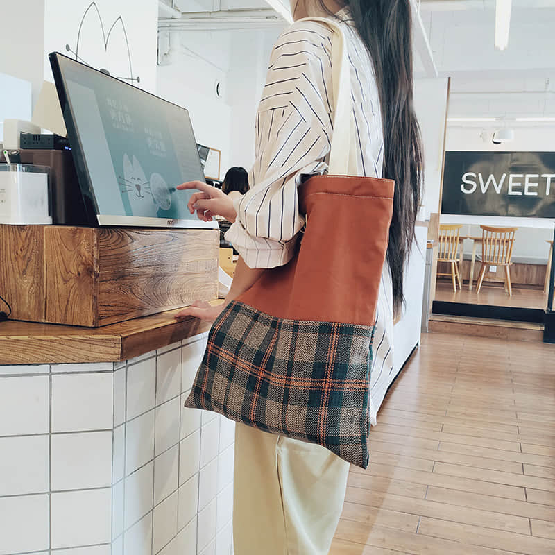 Stitching lattice canvas bag  | IFAUN