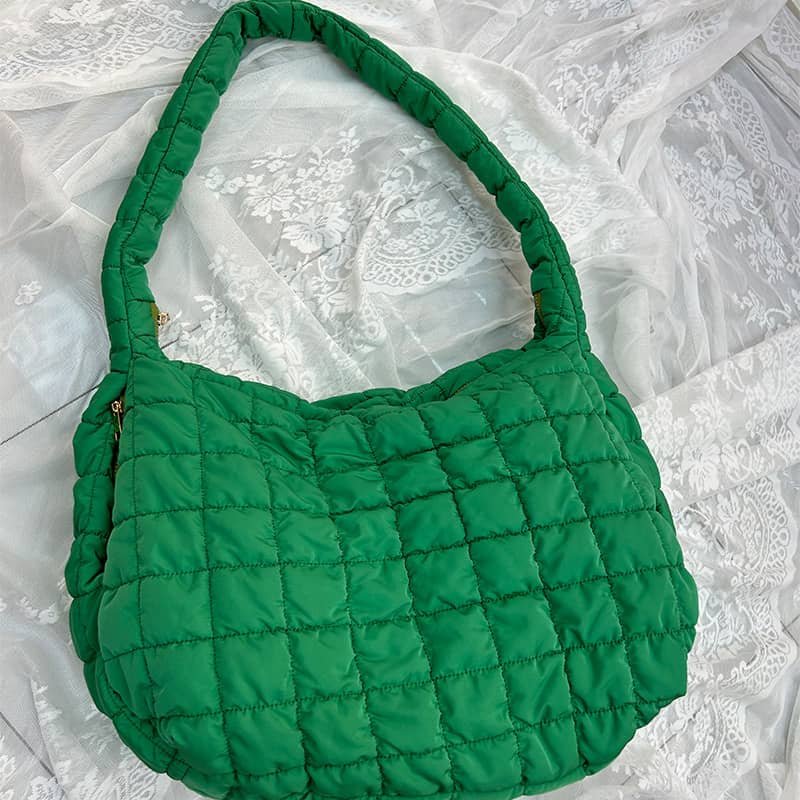 Large capacity diamond pleated diagonal bag