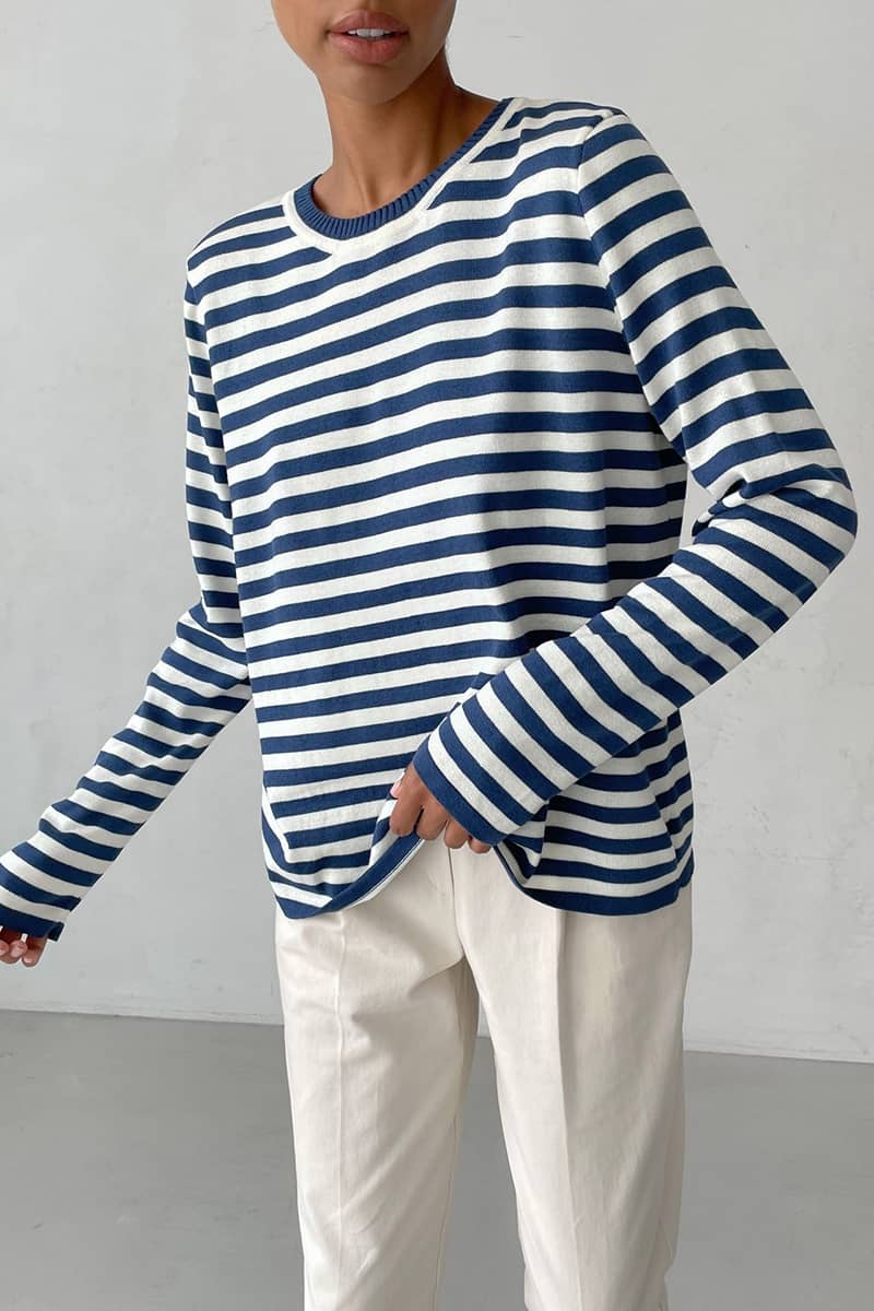 Crew neck striped knitted sweater