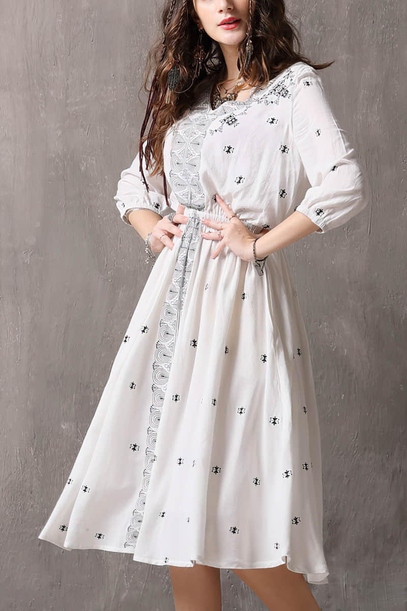 Vintage embroidered three-quarter sleeve dress  | IFAUN