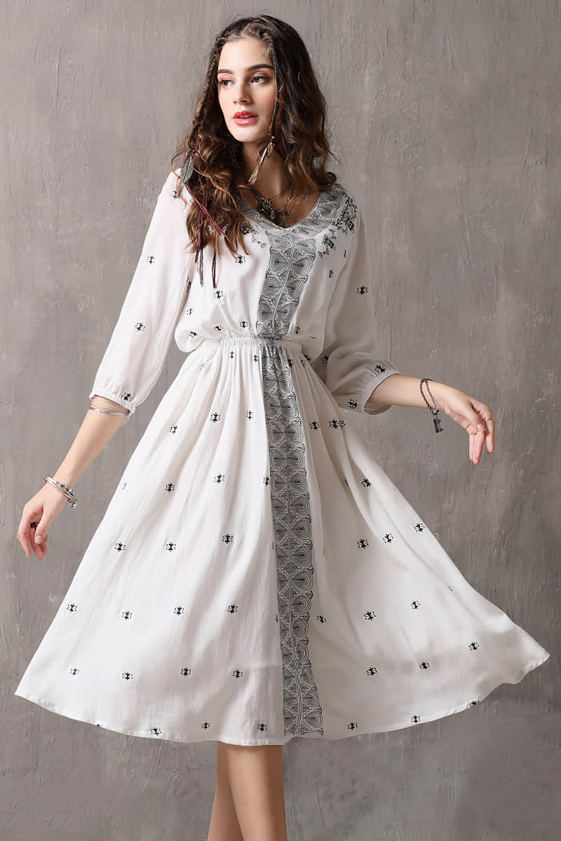 Vintage embroidered three-quarter sleeve dress  | IFAUN