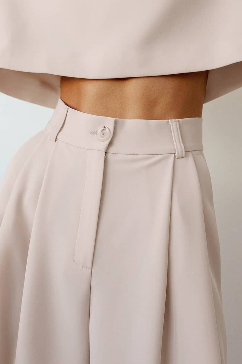 Two-piece leisure suit with round neck and wide legs  | IFAUN