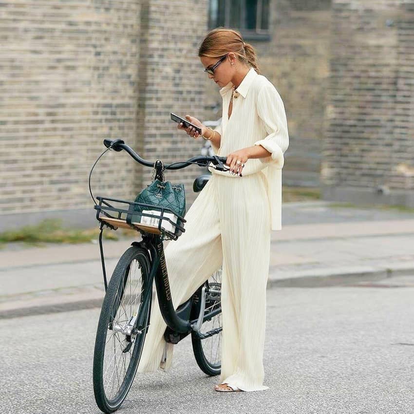 Lazy style pleated 2-piece suit for women